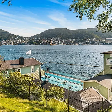 Leilighet 500 M Til Bryggen I Skjermet Uteplass! Bergen