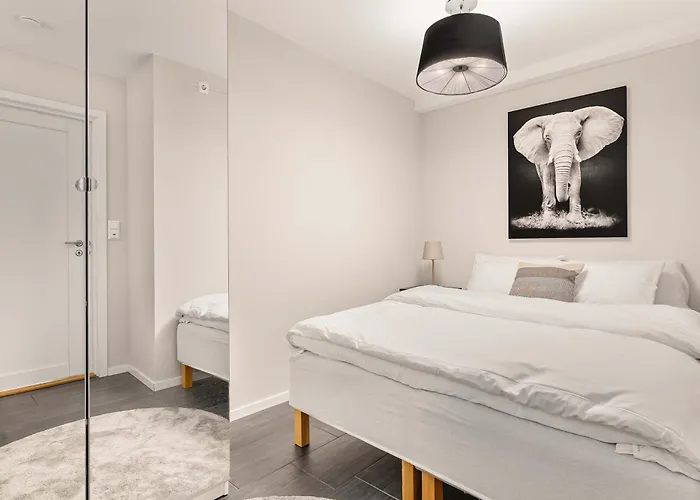 Appartement 500 M Til Bryggen I Skjermet Uteplass! *