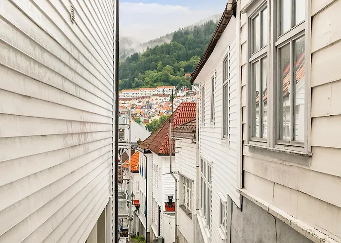 500 M Til Bryggen I Skjermet Uteplass! Apartmán