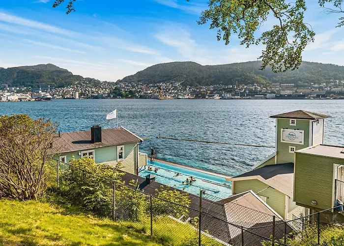 Appartement 500 M Til Bryggen I Skjermet Uteplass! Bergen